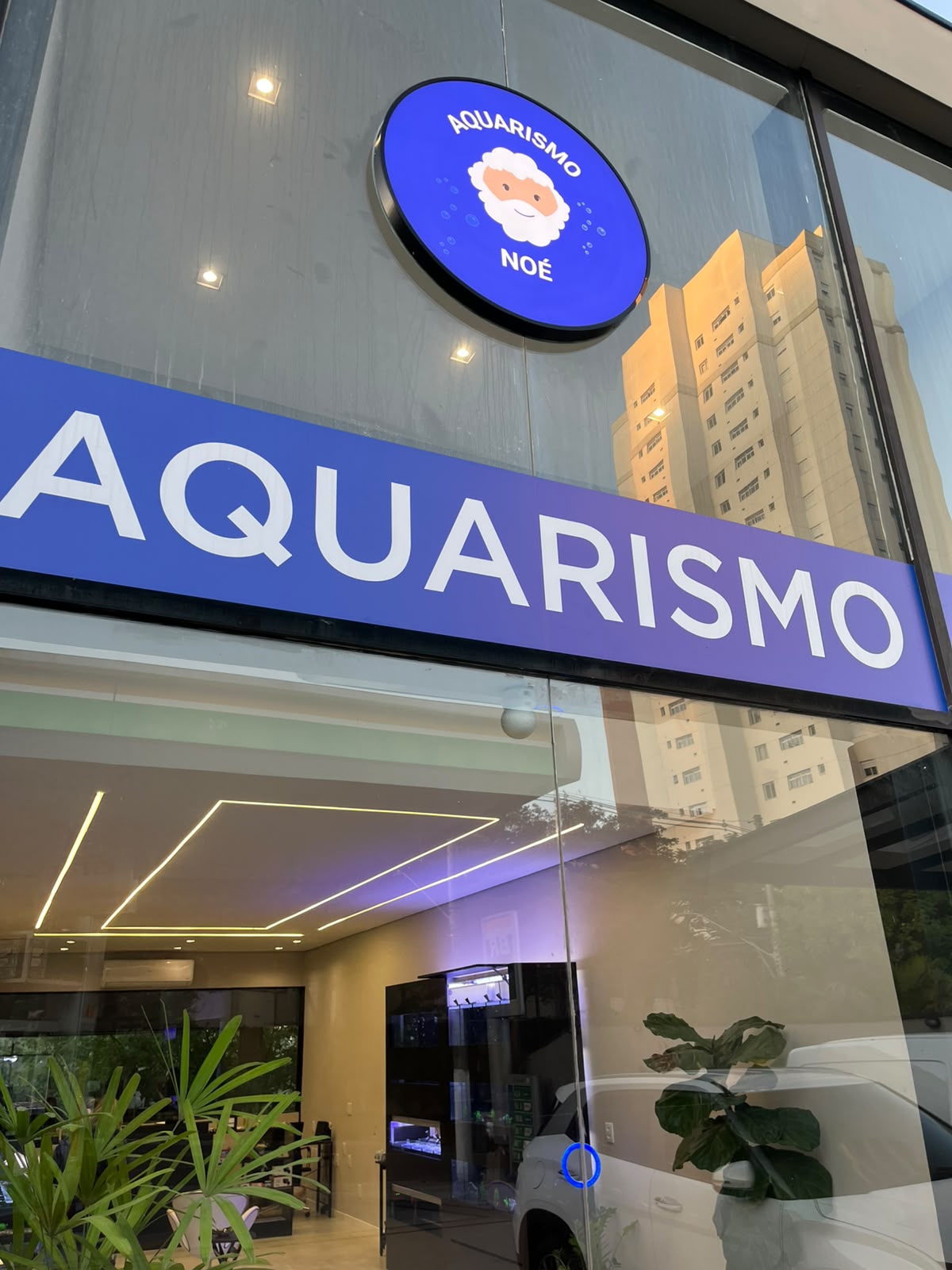 Fachada com logo Aquarismo Noé